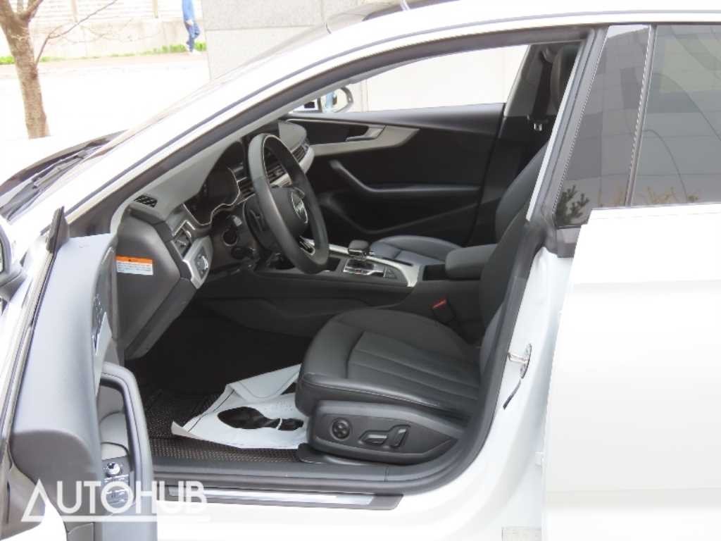 아우디 A5 A5 (F5) 40 TFSI 콰트로 스포트백 이미지 14