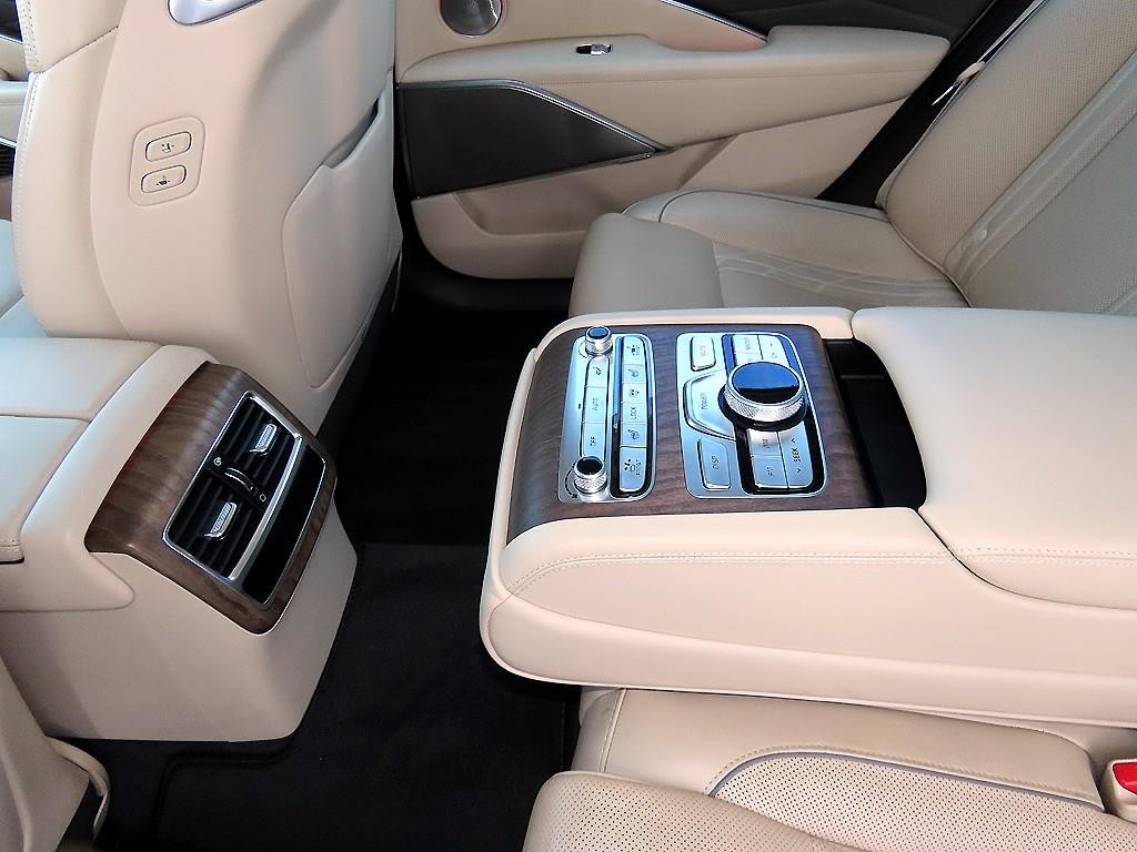 기아 K9 더 K9 3.8 GDI AWD 그랜드 플래티넘 이미지 16