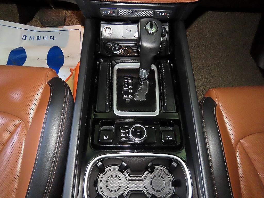 KG모빌리티(쌍용) 렉스턴 G4렉스턴 디젤 2.2 4WD 화이트 에디션 이미지 12