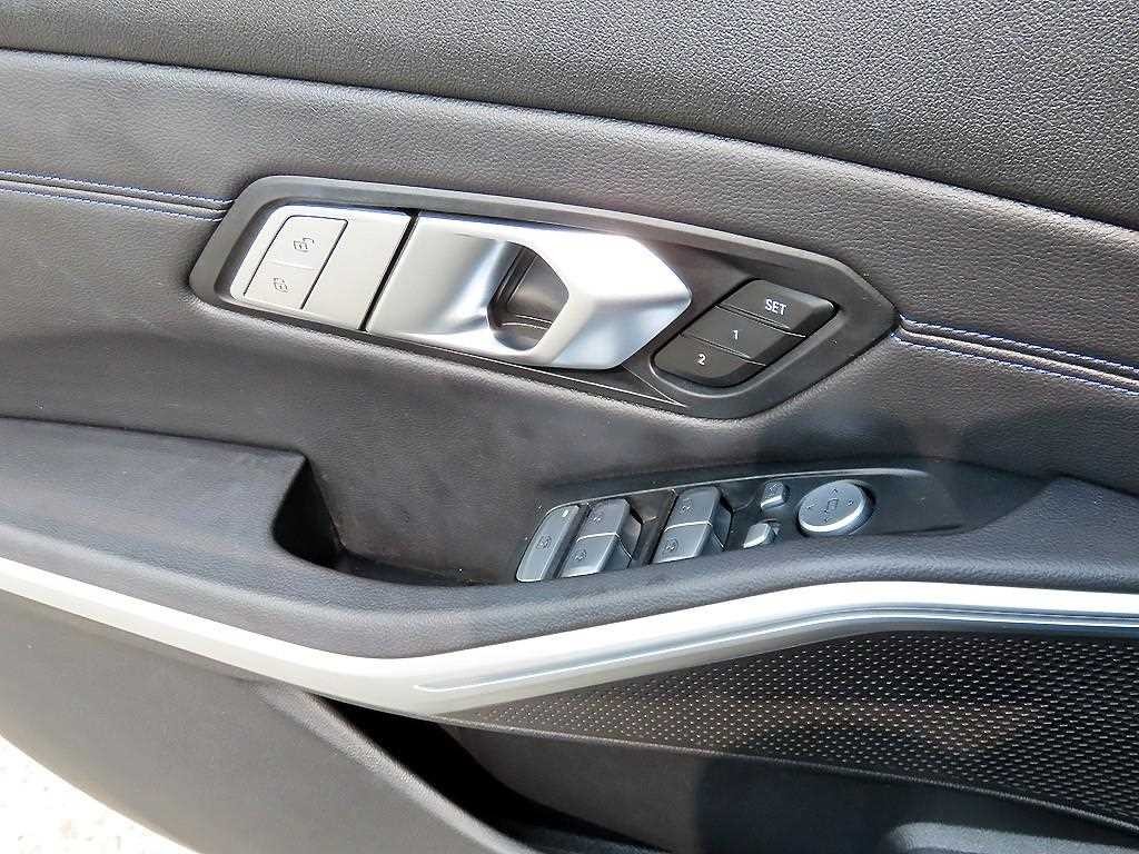 BMW 3시리즈 3시리즈 (G20) 320e M 스포츠 이미지 11