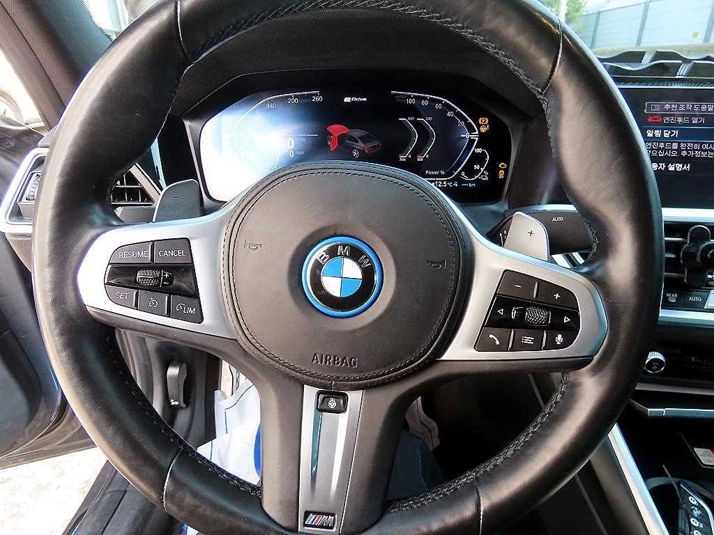 BMW 3시리즈 3시리즈 (G20) 320e M 스포츠 이미지 8