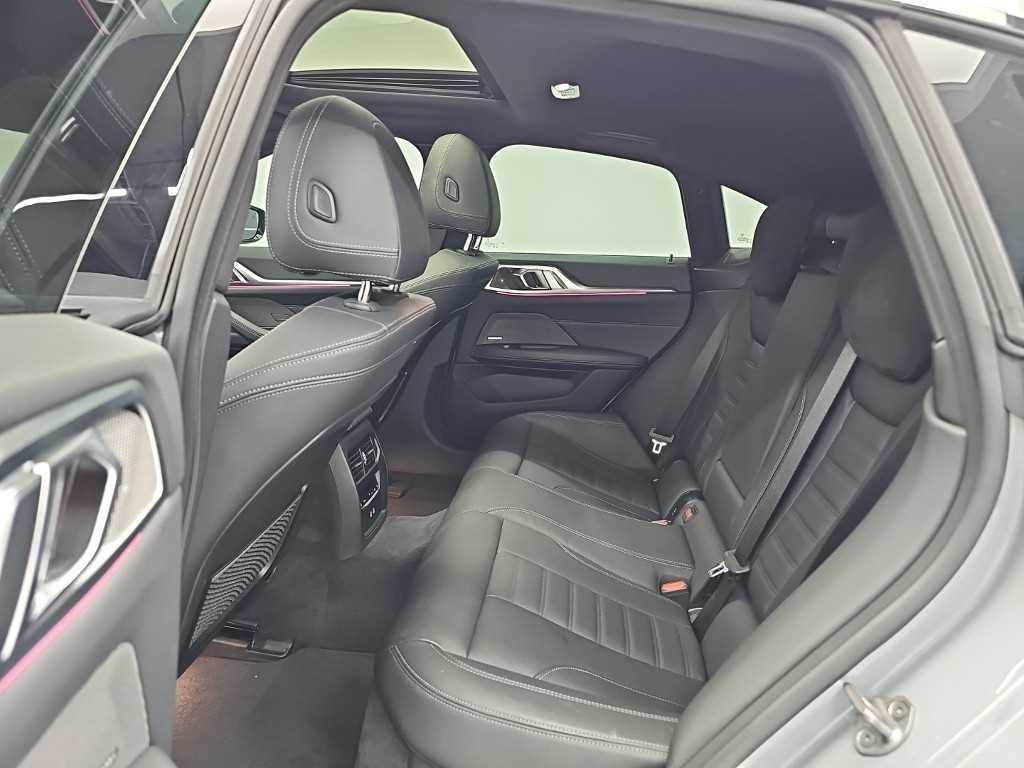 BMW i4 M50 이미지 12