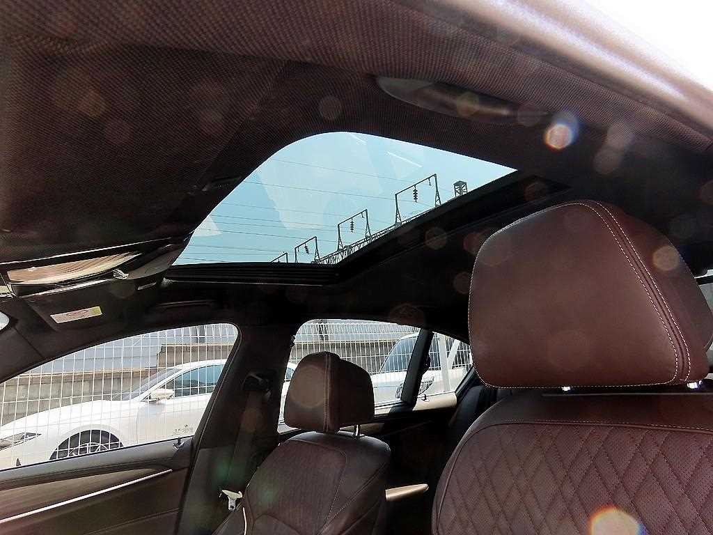 BMW 5시리즈 5시리즈 (G30) 520d M 스포츠 플러스 이미지 18