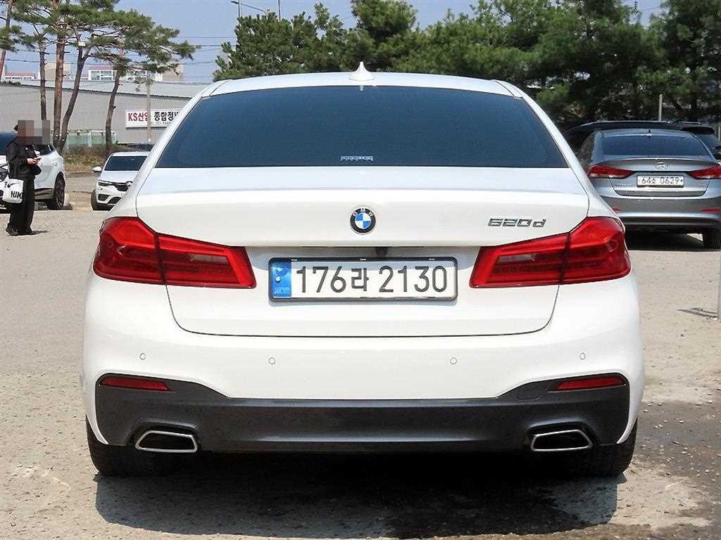 BMW 5시리즈 5시리즈 (G30) 520d M 스포츠 플러스 이미지 4