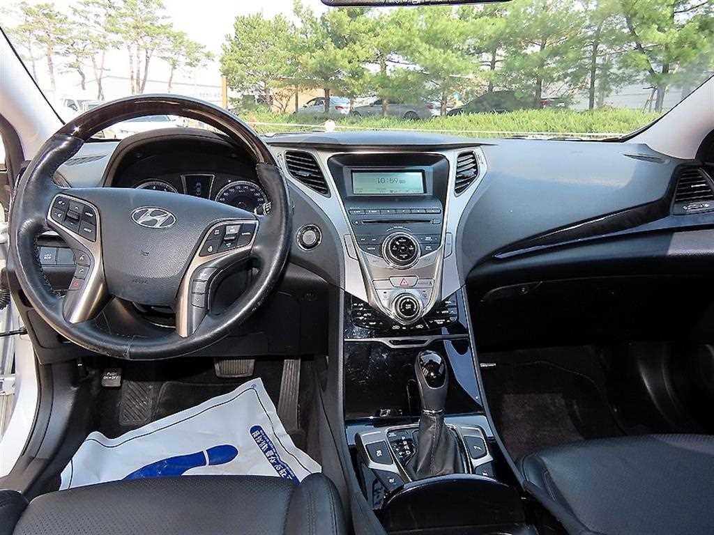 현대 그랜저 그랜저 HG HG300 PRIME 이미지 7