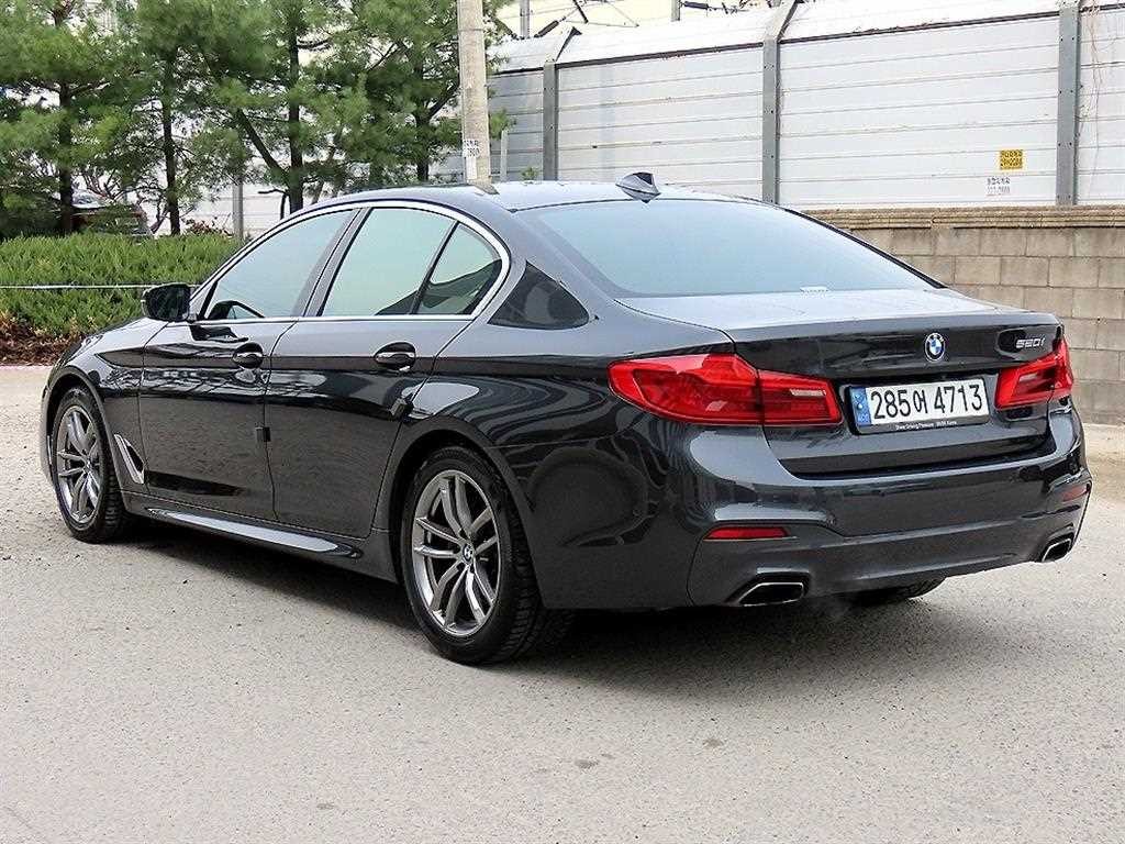 BMW 5시리즈 5시리즈 (G30) 520i M 스포츠 이미지 3