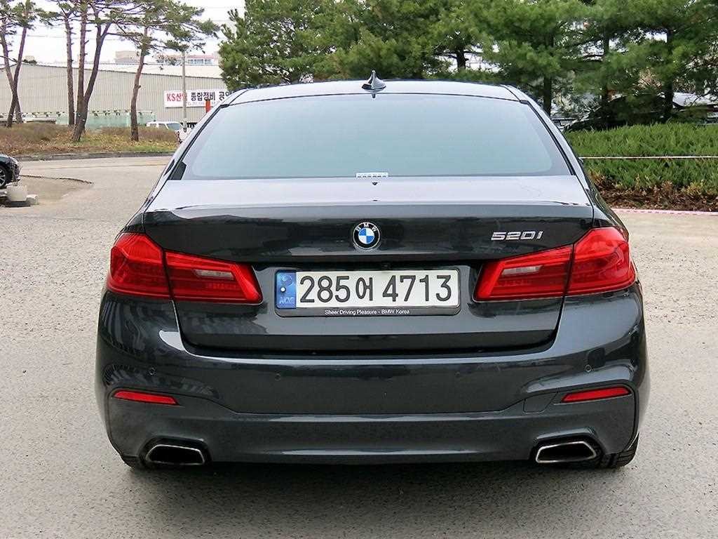 BMW 5시리즈 5시리즈 (G30) 520i M 스포츠 이미지 4