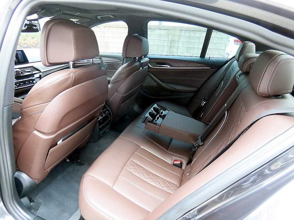 BMW 5시리즈 5시리즈 (G30) 520i M 스포츠 이미지 6