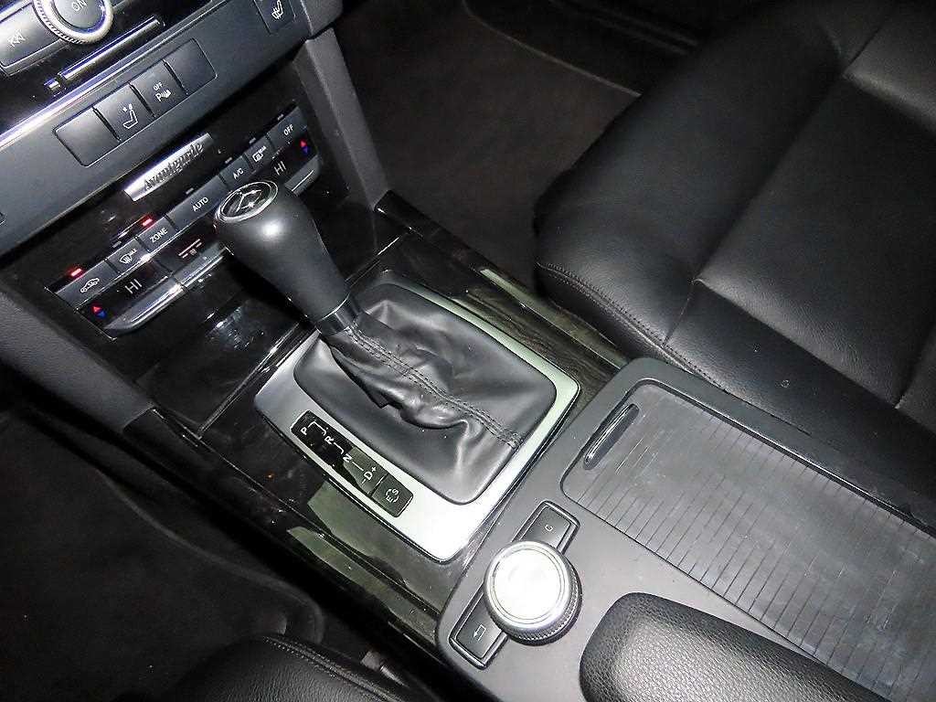 벤츠 E 클래스 E-클래스 W212 E200 CGI 아방가르드 이미지 12