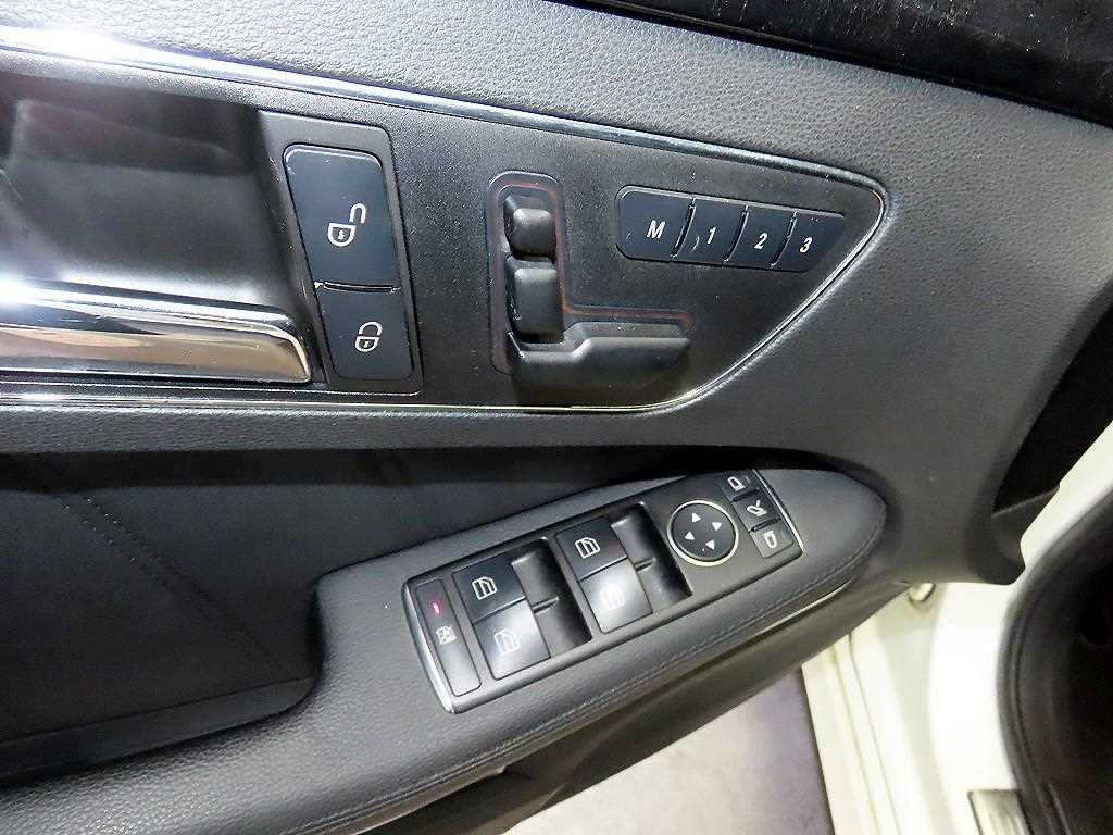 벤츠 E 클래스 E-클래스 W212 E200 CGI 아방가르드 이미지 13