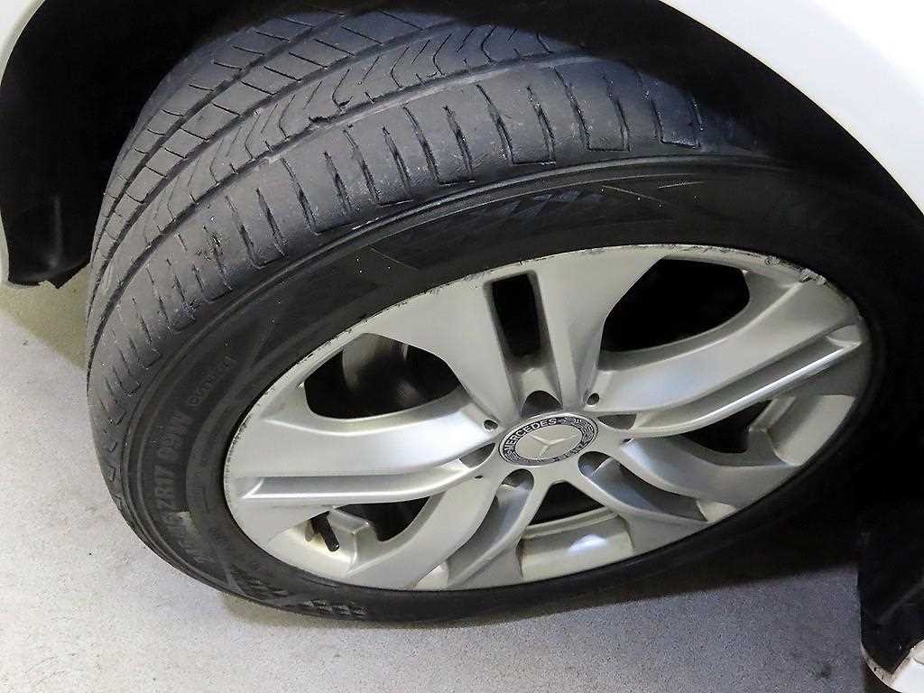 벤츠 E 클래스 E-클래스 W212 E200 CGI 아방가르드 이미지 20