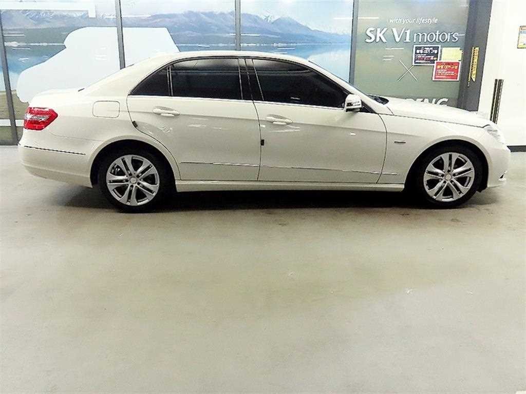 벤츠 E 클래스 E-클래스 W212 E200 CGI 아방가르드 이미지 3