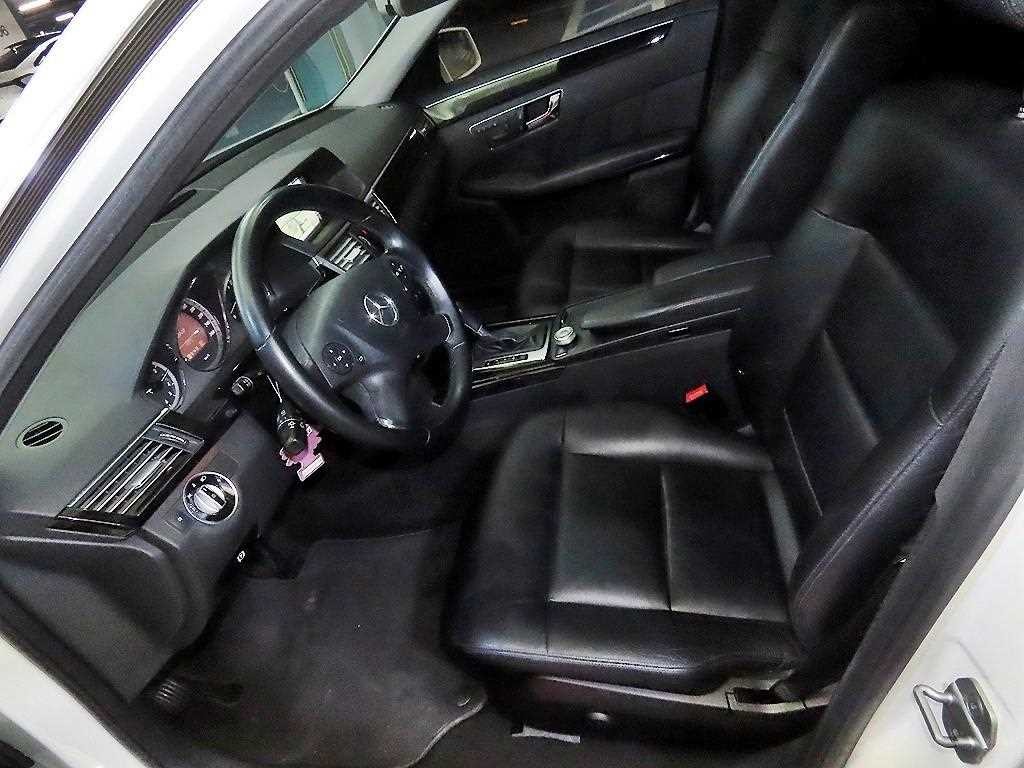 벤츠 E 클래스 E-클래스 W212 E200 CGI 아방가르드 이미지 6