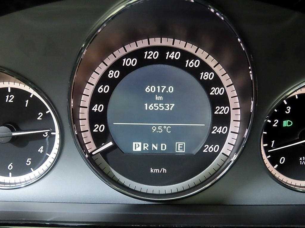 벤츠 E 클래스 E-클래스 W212 E200 CGI 아방가르드 이미지 9