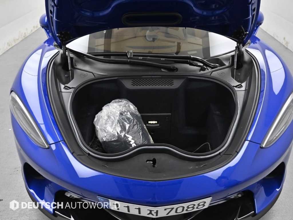 맥라렌 GT 4.0 V8 쿠페 이미지 6