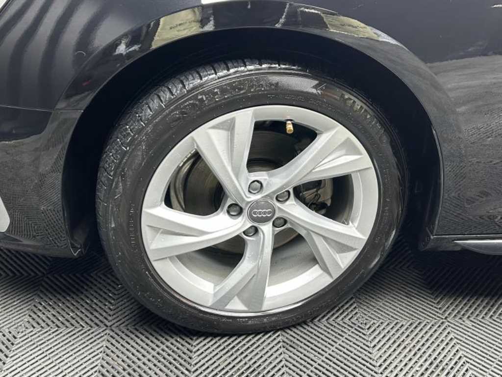 아우디 A4 A4 (B9) 40 TFSI 프리미엄 이미지 18