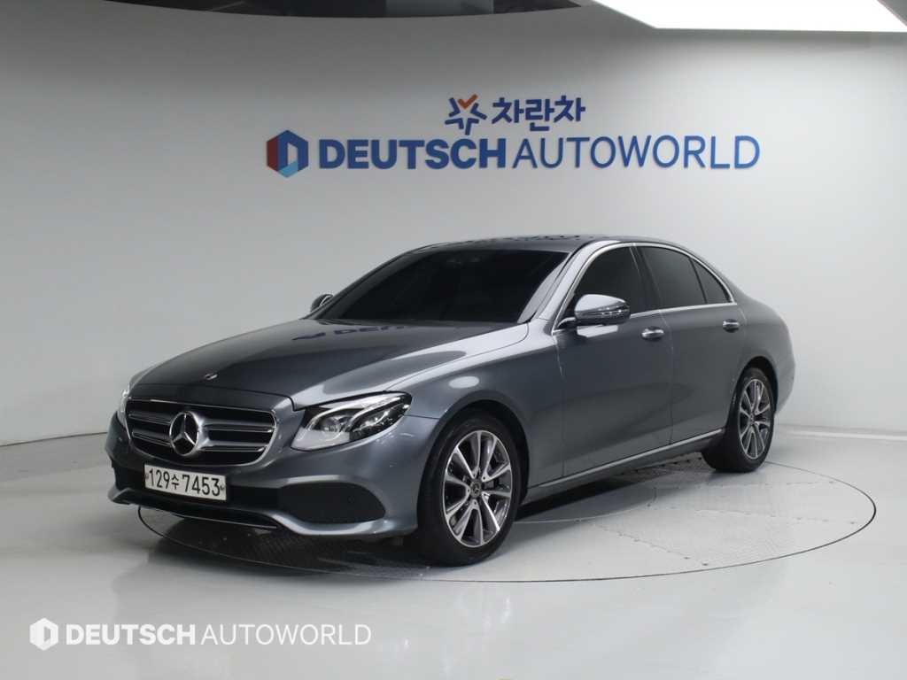 벤츠 E 클래스 E-클래스 W213 E300 4MATIC 아방가르드 이미지 1