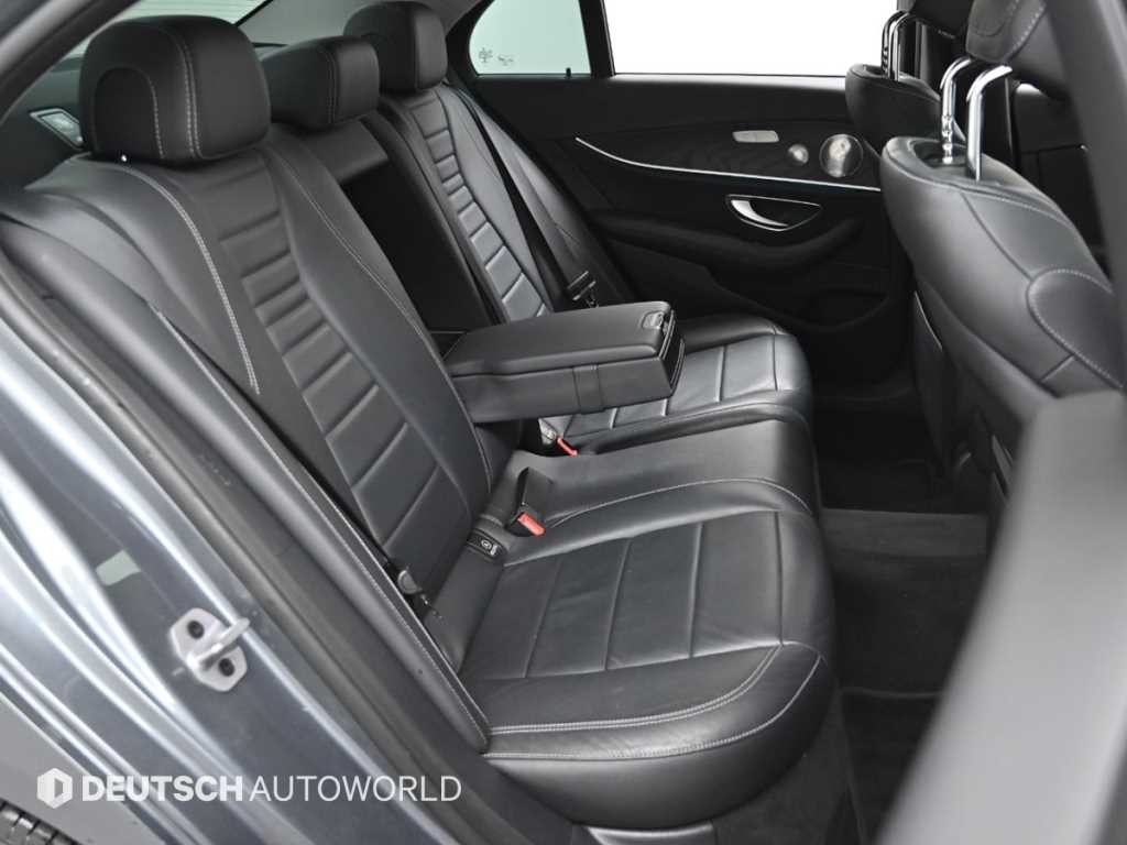 벤츠 E 클래스 E-클래스 W213 E300 4MATIC 아방가르드 이미지 12