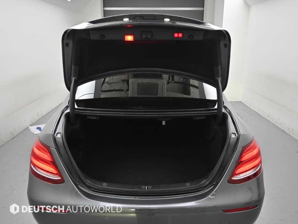 벤츠 E 클래스 E-클래스 W213 E300 4MATIC 아방가르드 이미지 19