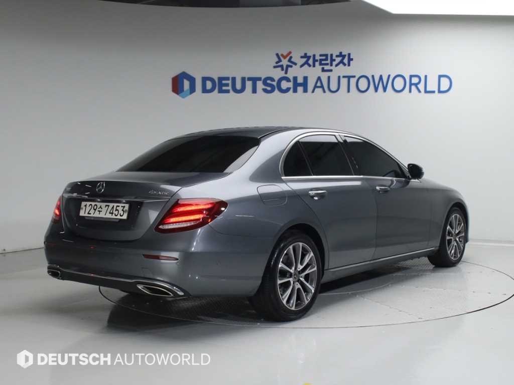 벤츠 E 클래스 E-클래스 W213 E300 4MATIC 아방가르드 이미지 2