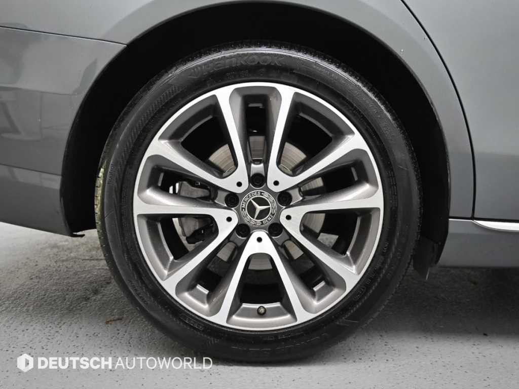 벤츠 E 클래스 E-클래스 W213 E300 4MATIC 아방가르드 이미지 5