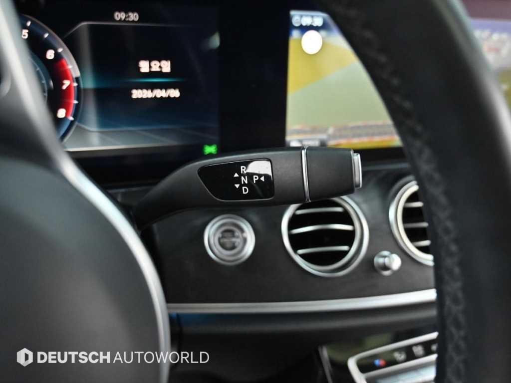 벤츠 E 클래스 E-클래스 W213 E300 4MATIC 아방가르드 이미지 9
