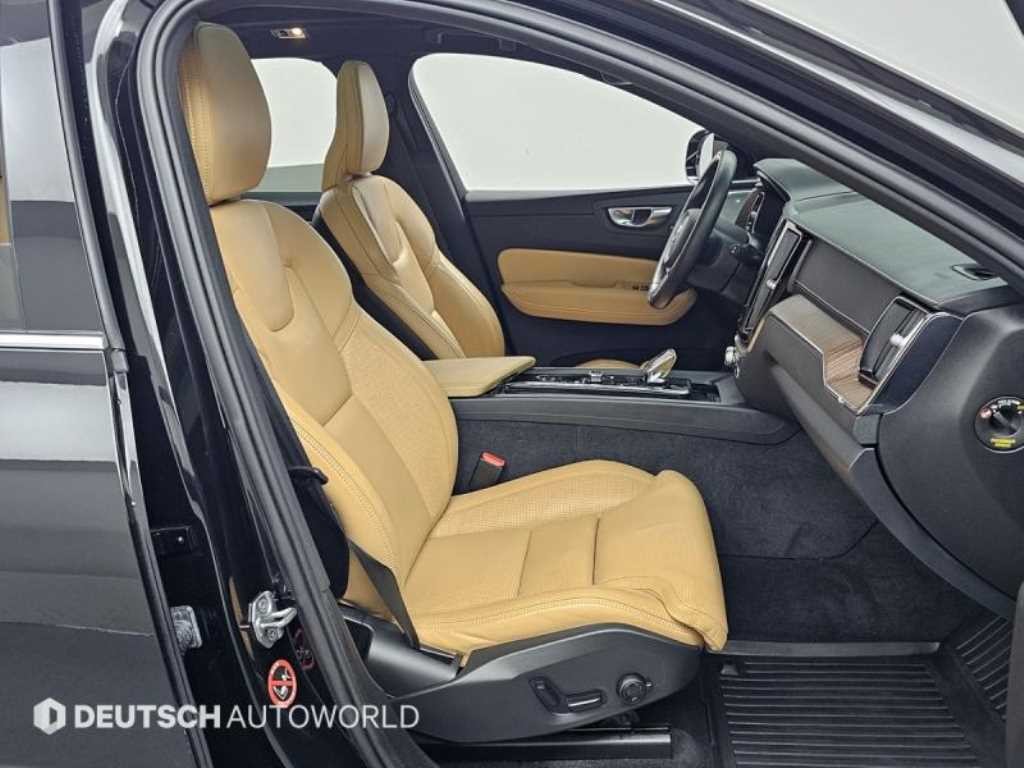 볼보 XC60 XC60(2세대) B5 AWD 인스크립션 이미지 10
