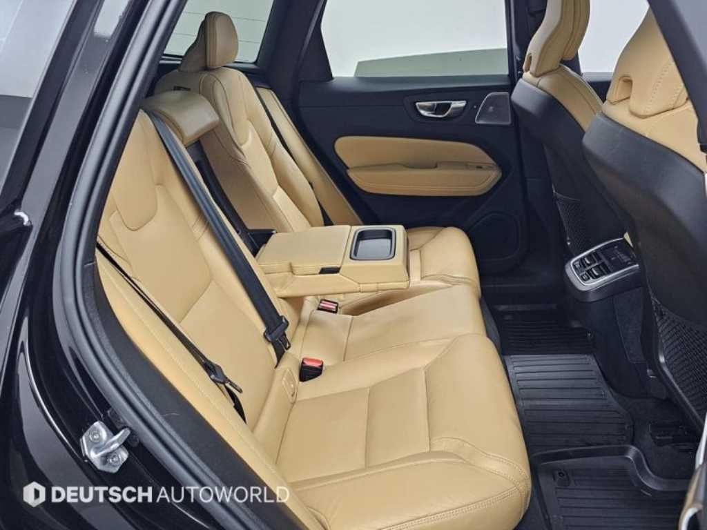 볼보 XC60 XC60(2세대) B5 AWD 인스크립션 이미지 12