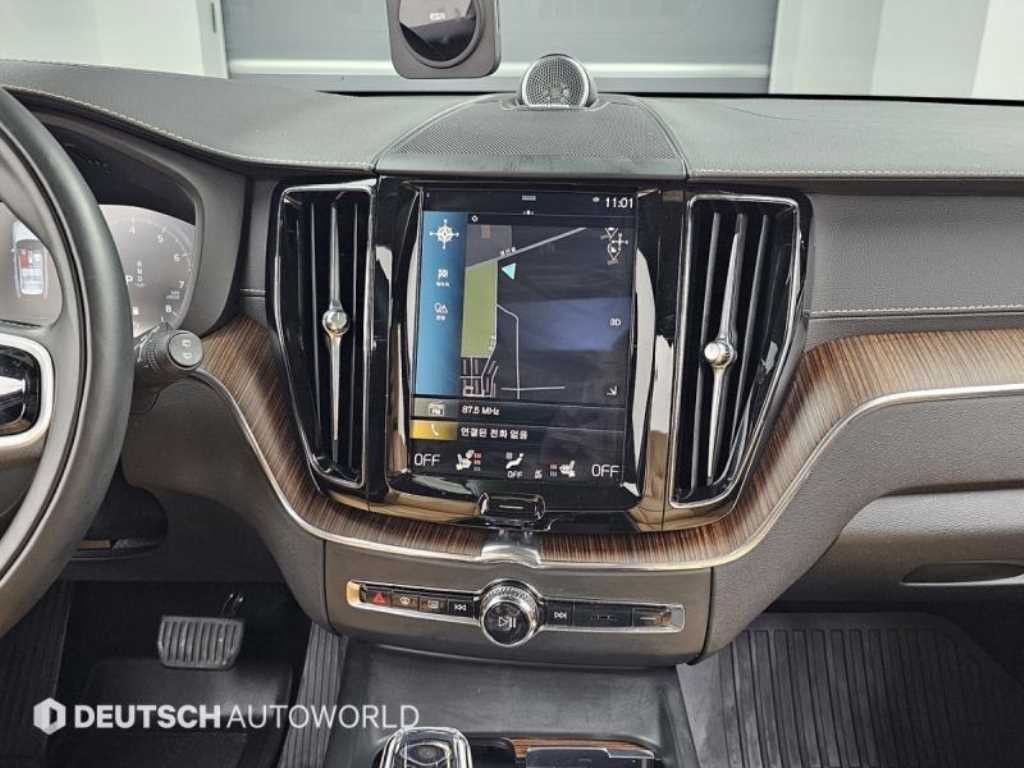 볼보 XC60 XC60(2세대) B5 AWD 인스크립션 이미지 14