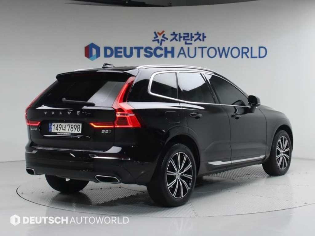 볼보 XC60 XC60(2세대) B5 AWD 인스크립션 이미지 2