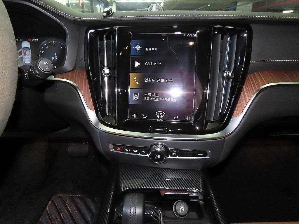 볼보 V60 V60 크로스 컨트리 2세대 2.0 B5 프로 AWD 이미지 11