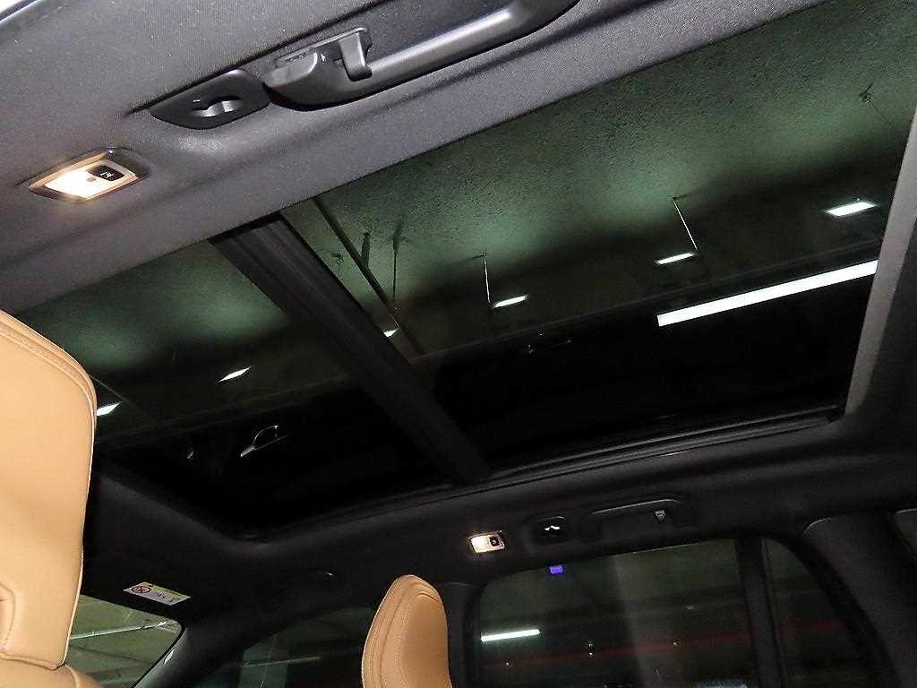 볼보 V60 V60 크로스 컨트리 2세대 2.0 B5 프로 AWD 이미지 15