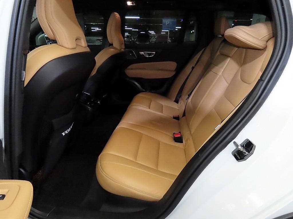 볼보 V60 V60 크로스 컨트리 2세대 2.0 B5 프로 AWD 이미지 7