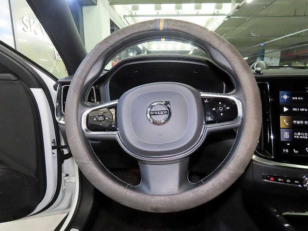 볼보 V60 V60 크로스 컨트리 2세대 2.0 B5 프로 AWD 이미지 8