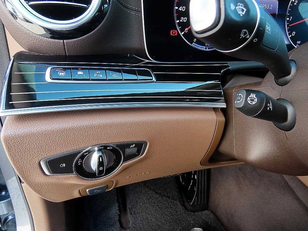 벤츠 E 클래스 E-클래스 W213 E450 4MATIC 익스클루시브 이미지 12