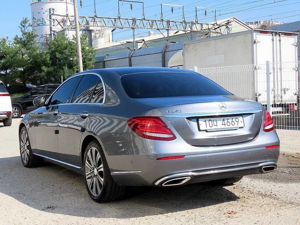 벤츠 E 클래스 E-클래스 W213 E450 4MATIC 익스클루시브 이미지 3