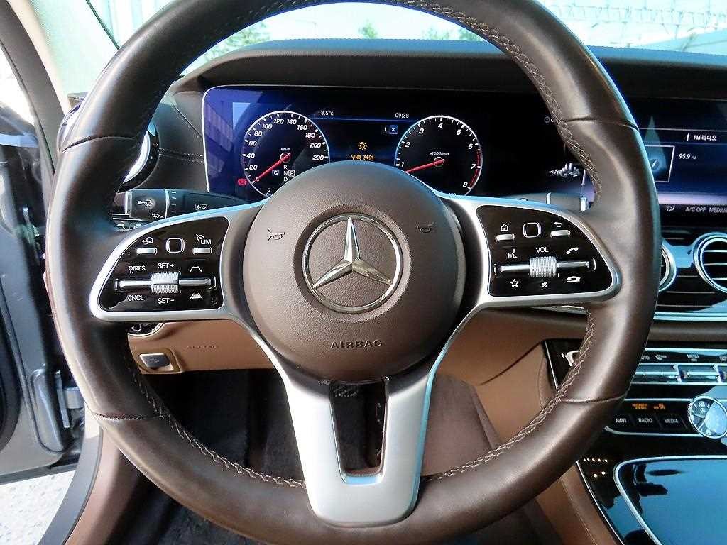 벤츠 E 클래스 E-클래스 W213 E450 4MATIC 익스클루시브 이미지 8