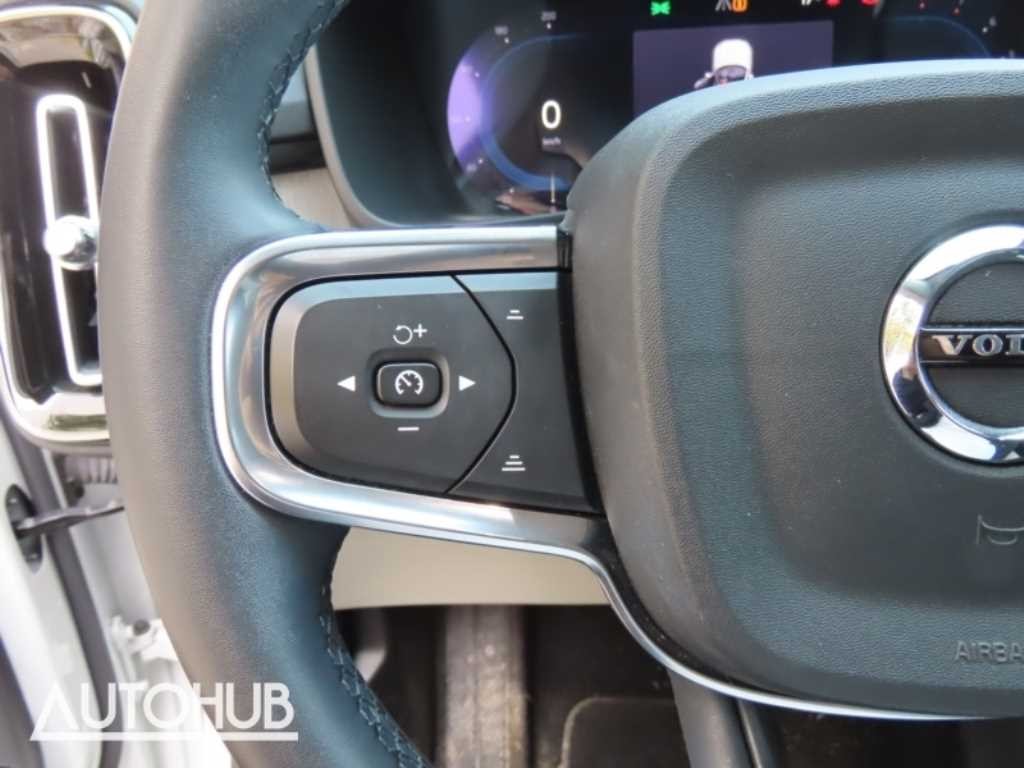 볼보 XC40 B4 AWD 얼티메이트 브라이트 이미지 12