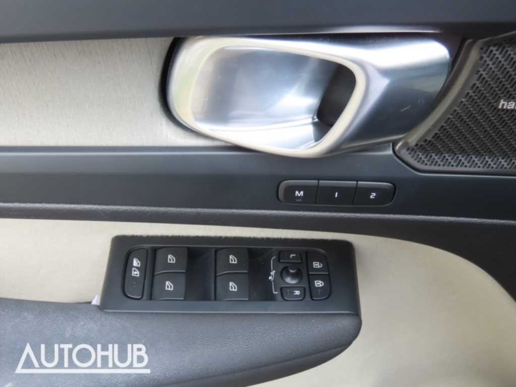 볼보 XC40 B4 AWD 얼티메이트 브라이트 이미지 13