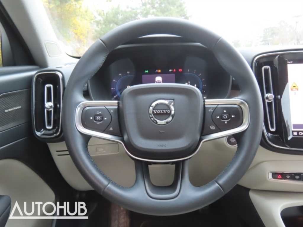 볼보 XC40 B4 AWD 얼티메이트 브라이트 이미지 17