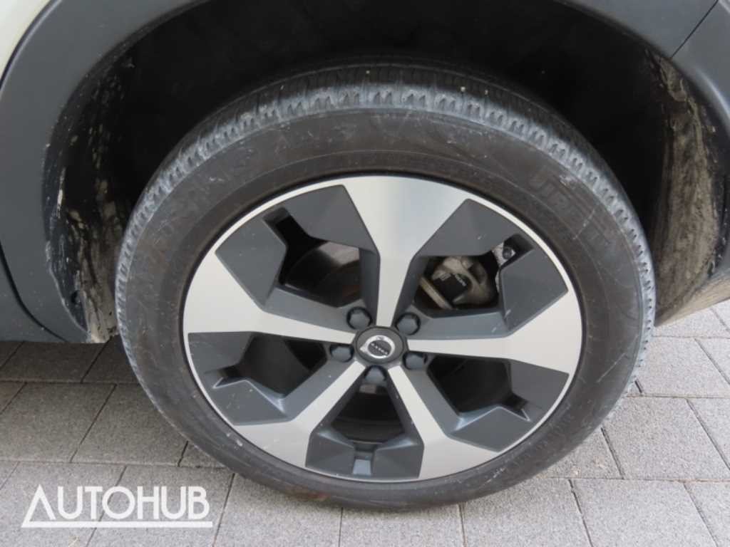 볼보 XC40 B4 AWD 얼티메이트 브라이트 이미지 18
