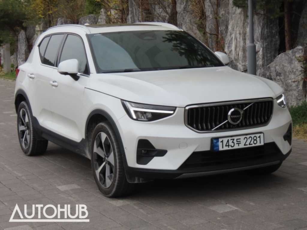 볼보 XC40 B4 AWD 얼티메이트 브라이트 이미지 2