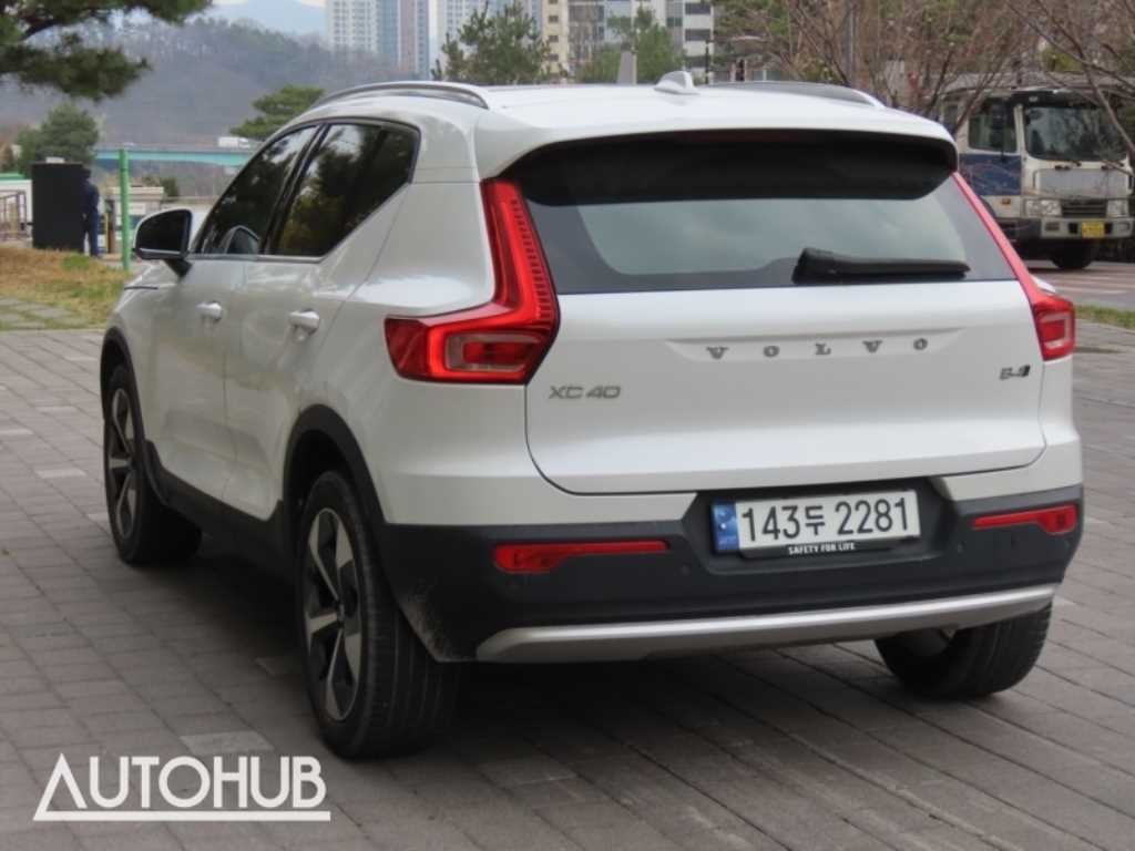 볼보 XC40 B4 AWD 얼티메이트 브라이트 이미지 4