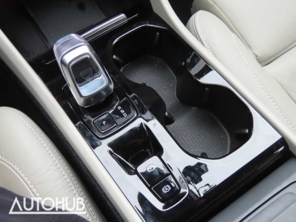 볼보 XC40 B4 AWD 얼티메이트 브라이트 이미지 7
