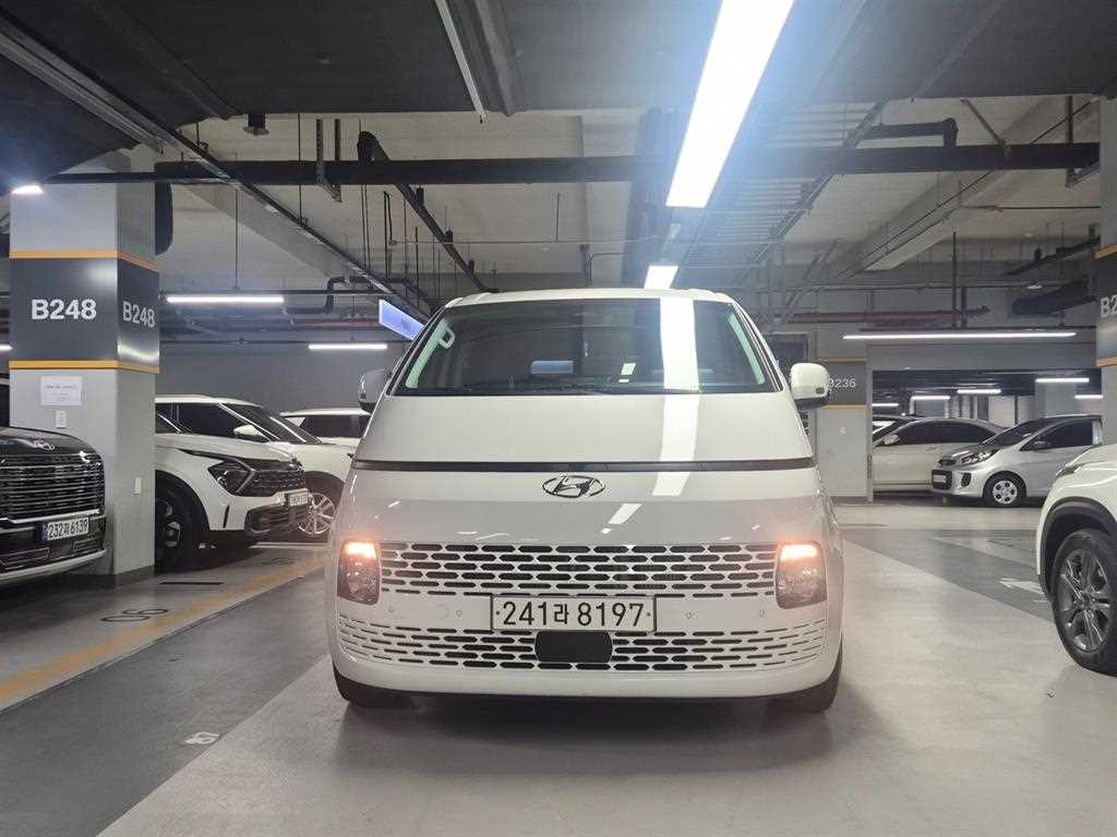 현대 스타리아 4WD 디젤 투어러 모던 9인승 이미지 2