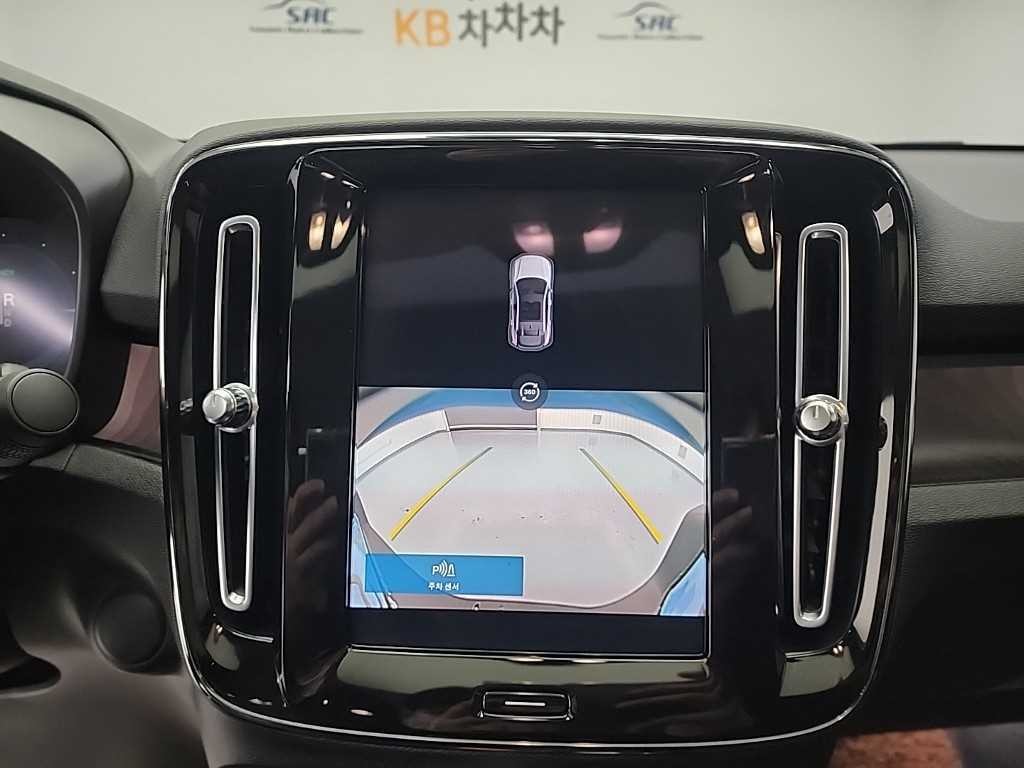 볼보 C40 리차지 트윈 얼티메이트 AWD 이미지 16