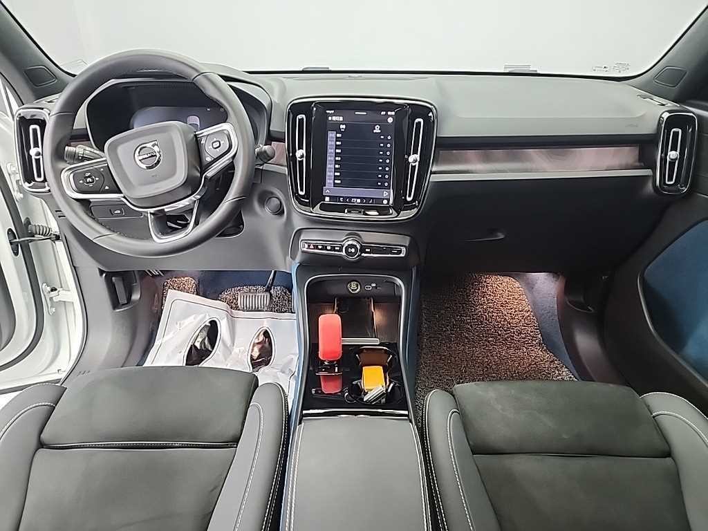 볼보 C40 리차지 트윈 얼티메이트 AWD 이미지 7