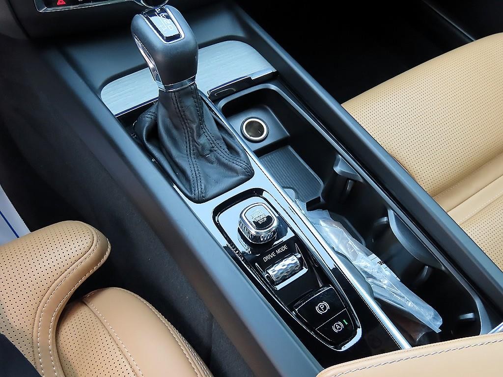 볼보 V60 V60 크로스 컨트리 2세대 2.0 T5 프로 AWD 이미지 11