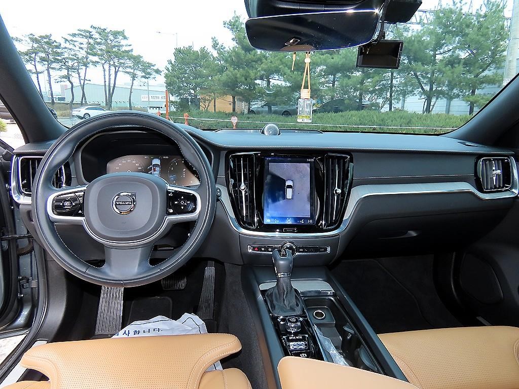 볼보 V60 V60 크로스 컨트리 2세대 2.0 T5 프로 AWD 이미지 7