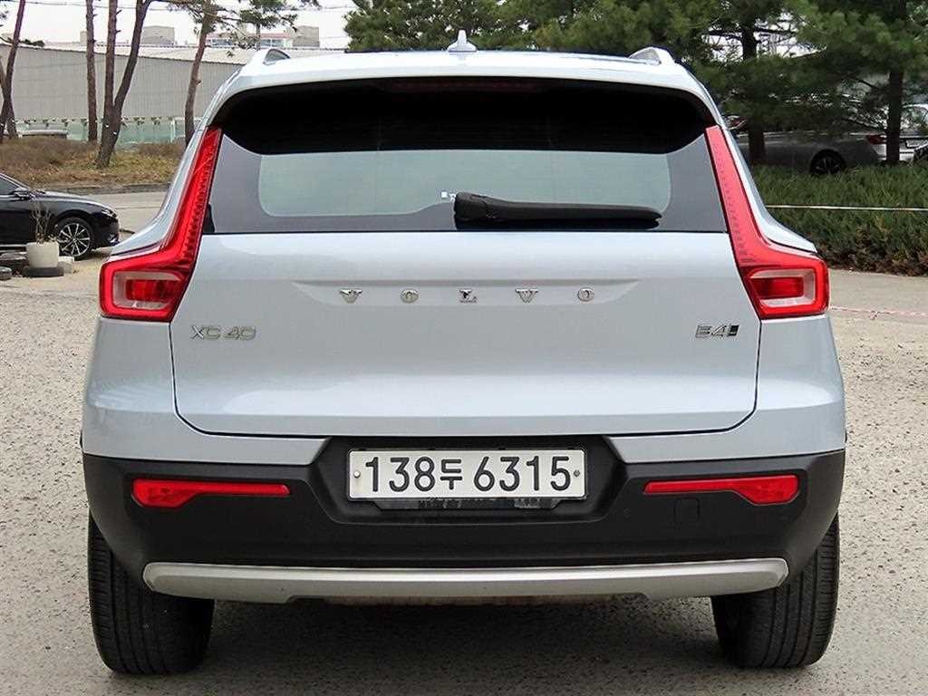 볼보 XC40 B4 AWD 인스크립션 이미지 4